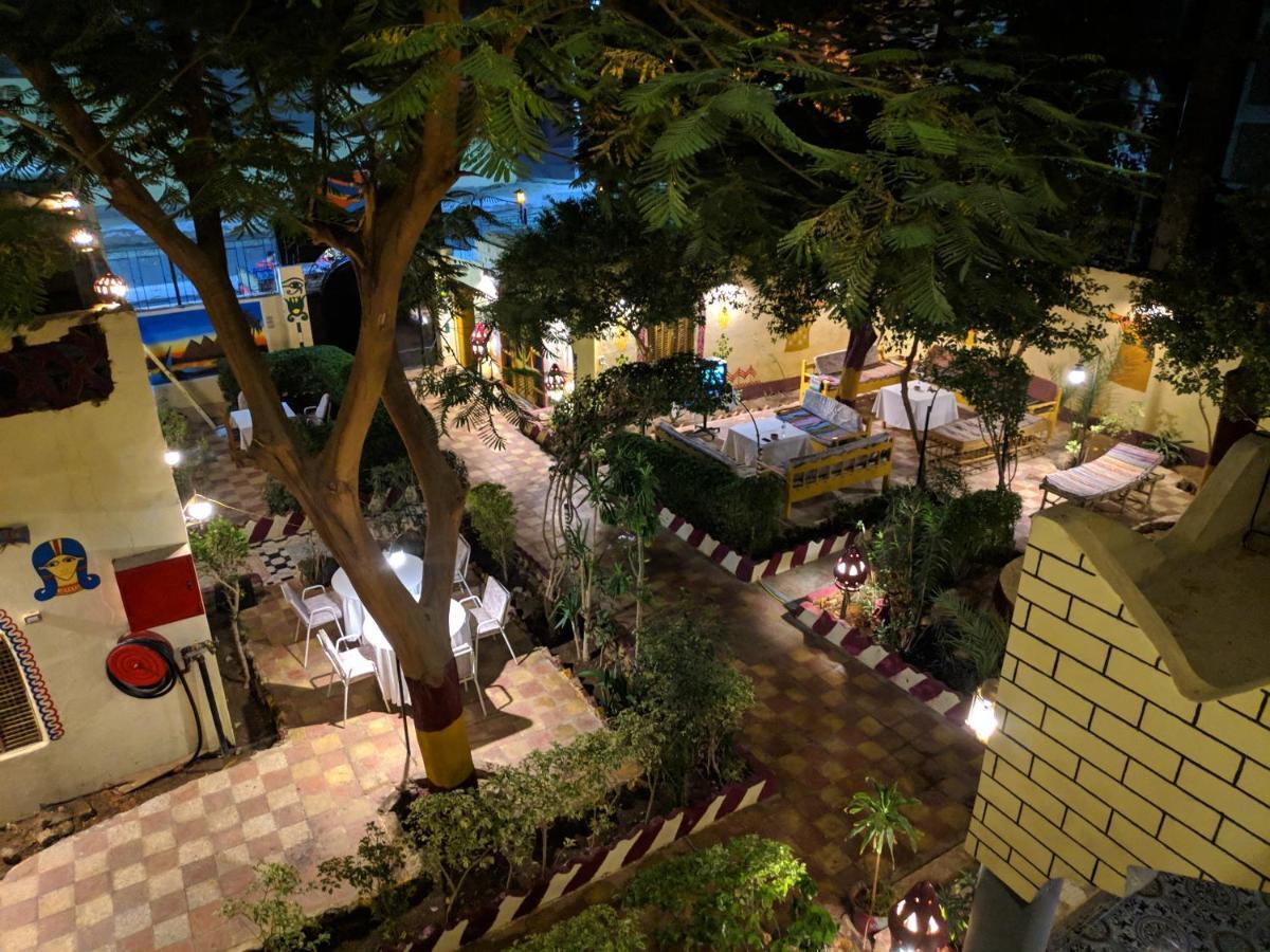 Elphardous Hotel Luxor Buitenkant foto