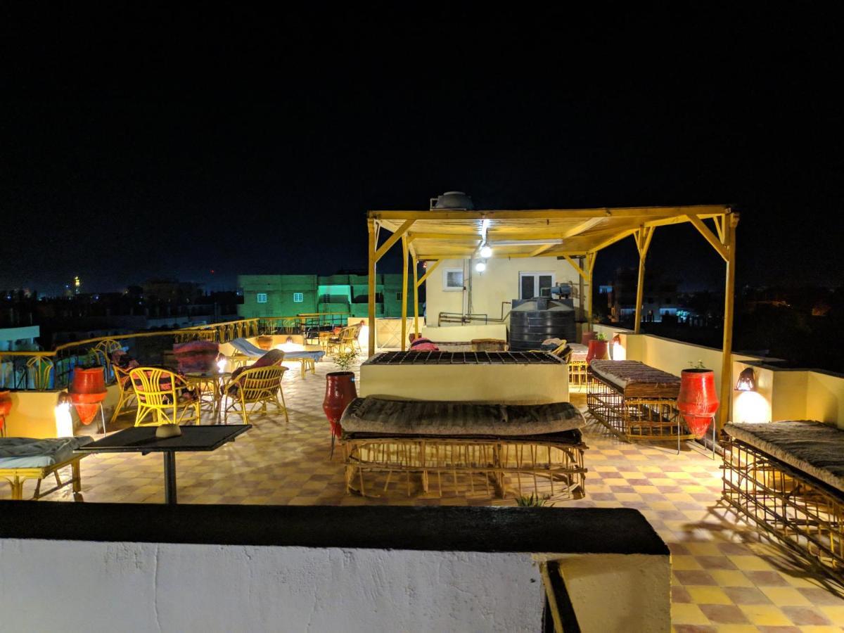 Elphardous Hotel Luxor Buitenkant foto