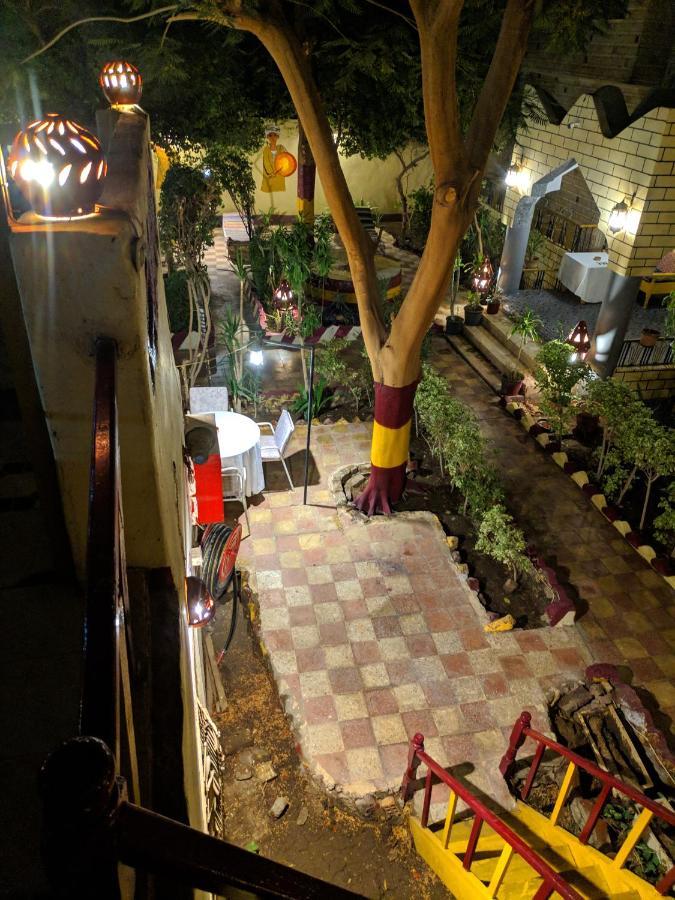 Elphardous Hotel Luxor Buitenkant foto