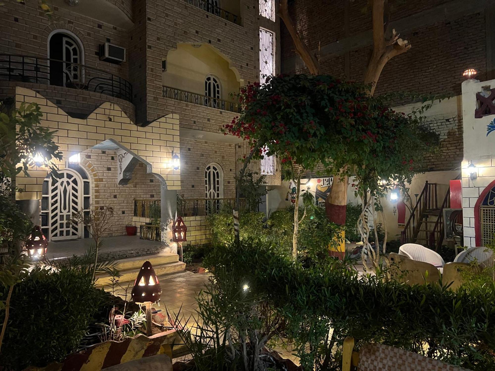Elphardous Hotel Luxor Buitenkant foto