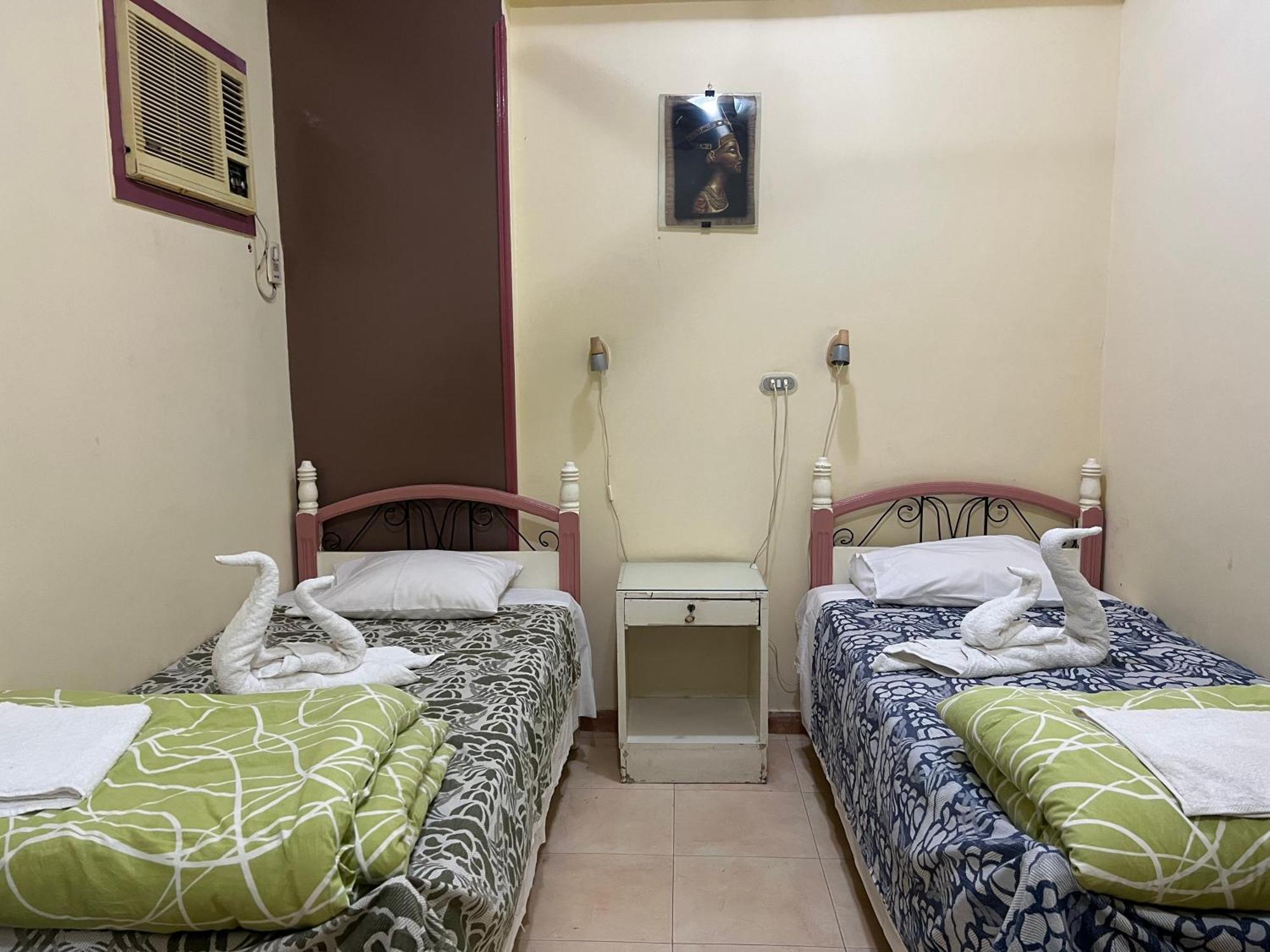 Elphardous Hotel Luxor Buitenkant foto