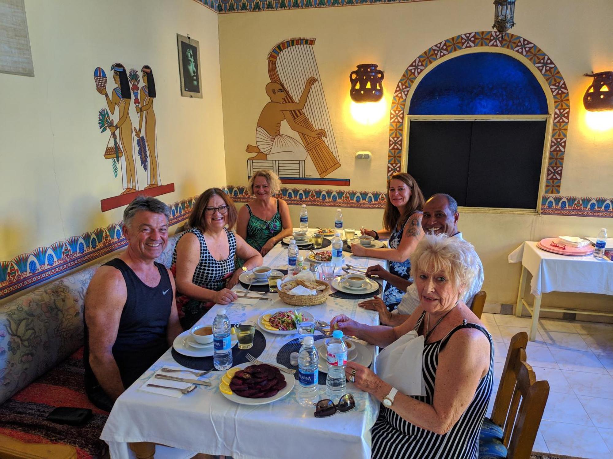 Elphardous Hotel Luxor Buitenkant foto